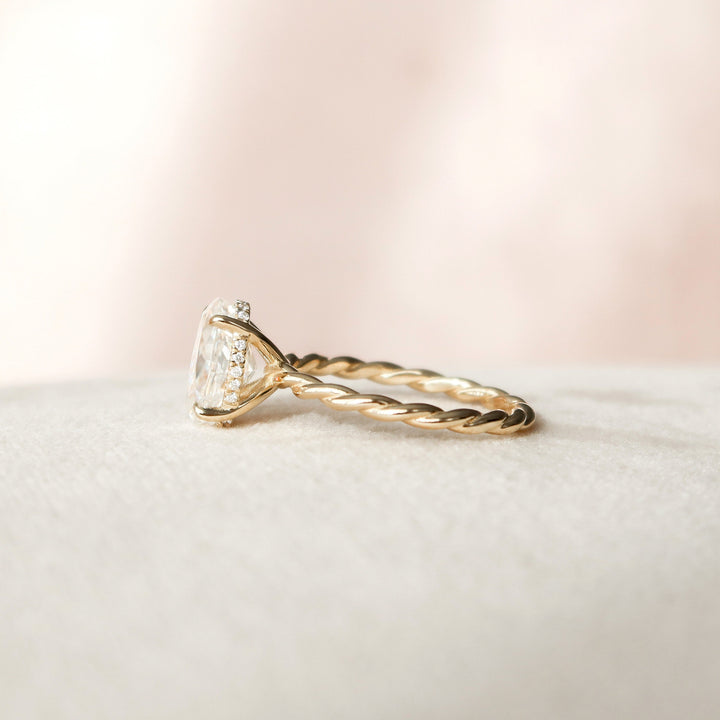 2 CT Oval cut Braided Moissanite Engagement Ring