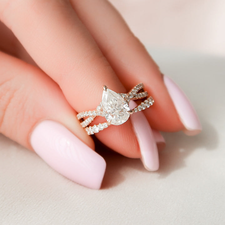 1.0CT Pear Cut Moissanite Split Shank Halo Bridal Engagement Ring Set