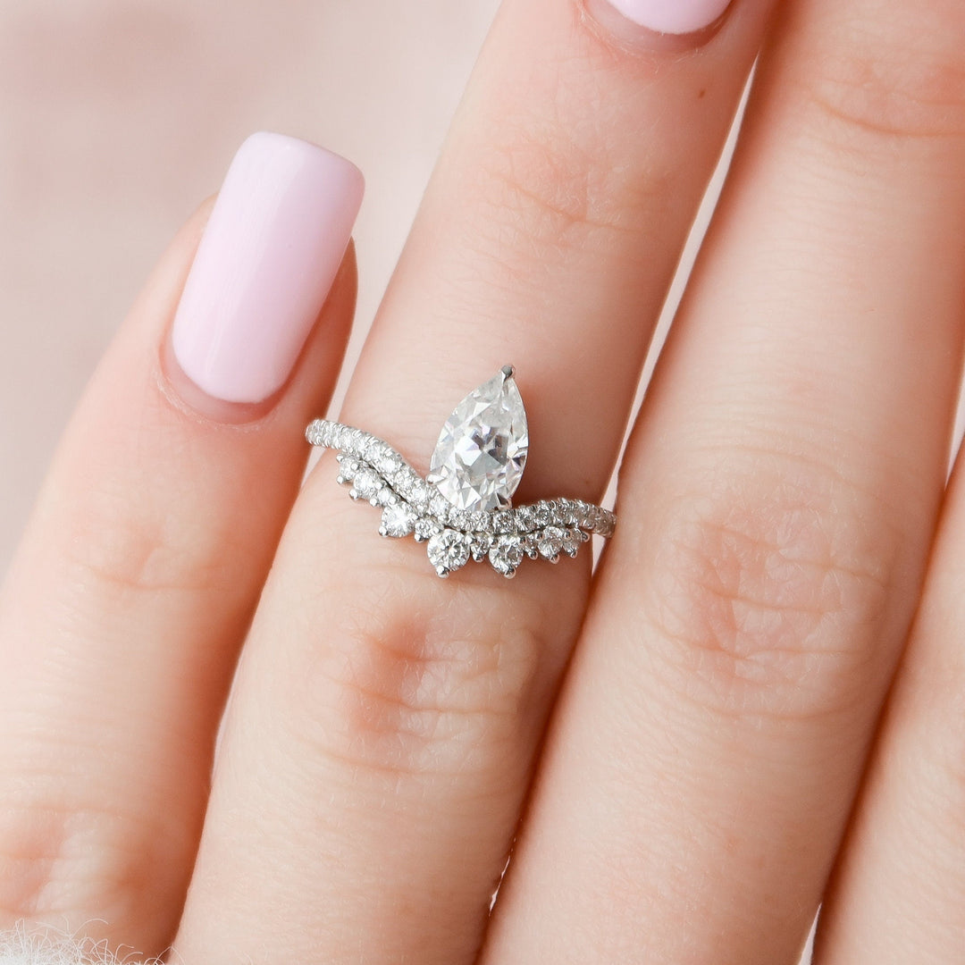 0.95ct Chevron Pear Cut Moissanite Diamond Engagement Ring