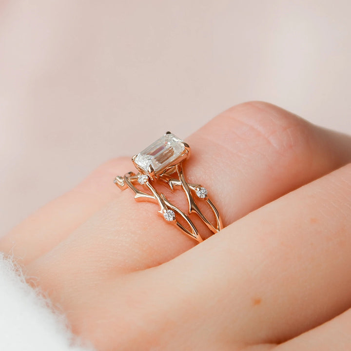 1.0CT Emerald Cut Moissanite Twing Halo Bridal Engagement Ring Set