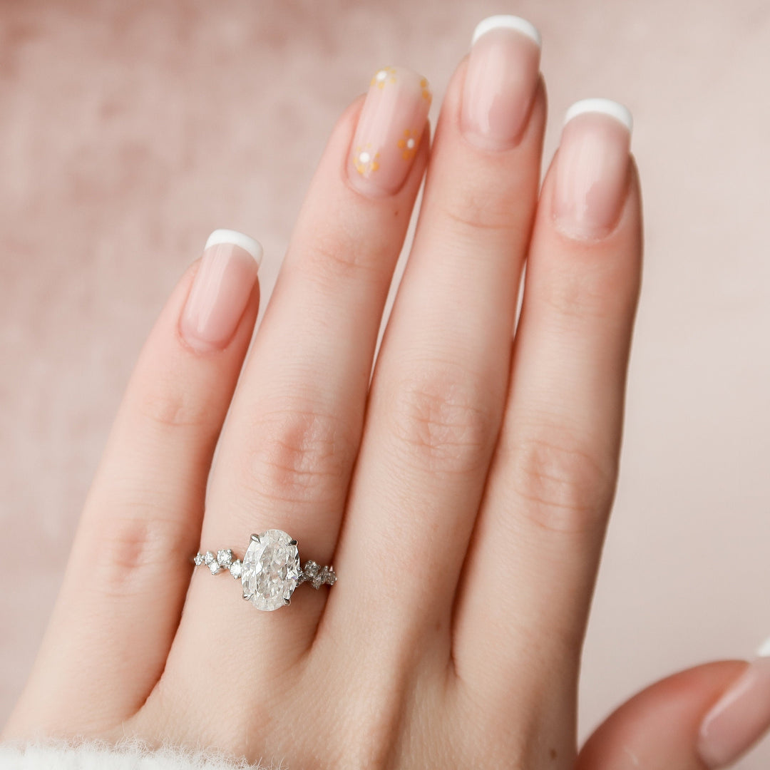 2 CT Oval shape Moissanite Engagement Ring