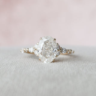 2 CT Oval Cut Moissanite Engagement Ring