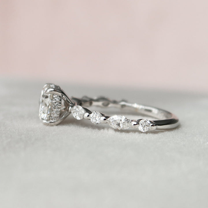 1 CT Oval cut Moissanite Engagement Ring