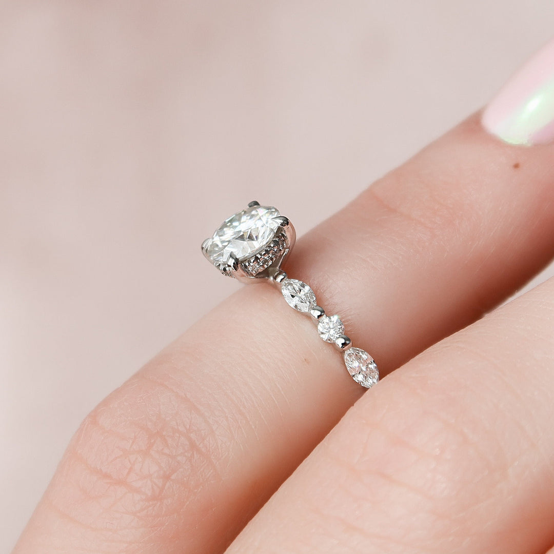 1 CT Oval cut Moissanite Engagement Ring