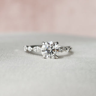 1 CT Oval cut Moissanite Engagement Ring