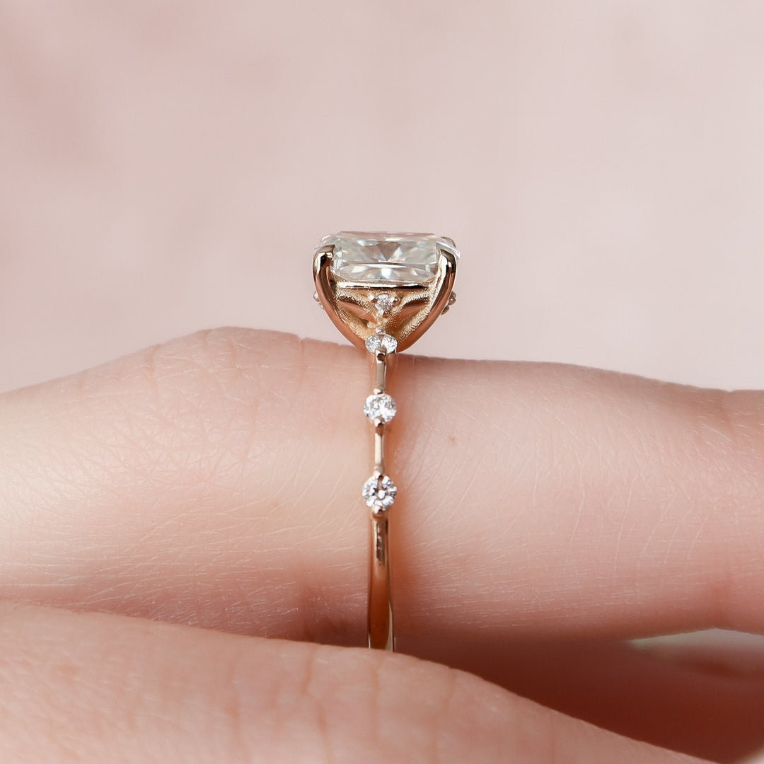 2 CT Cushion Cut Moissanite Engagement Ring