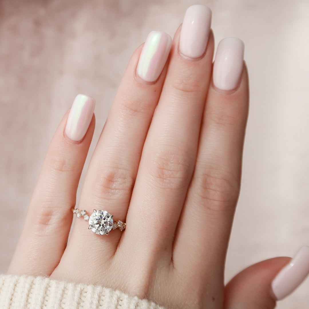 2 CT Round Cut Moissanite Wedding Ring