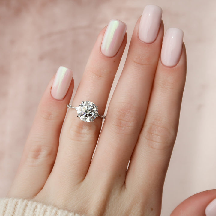 2.5 CT Round Cut Moissanite Engagement Ring