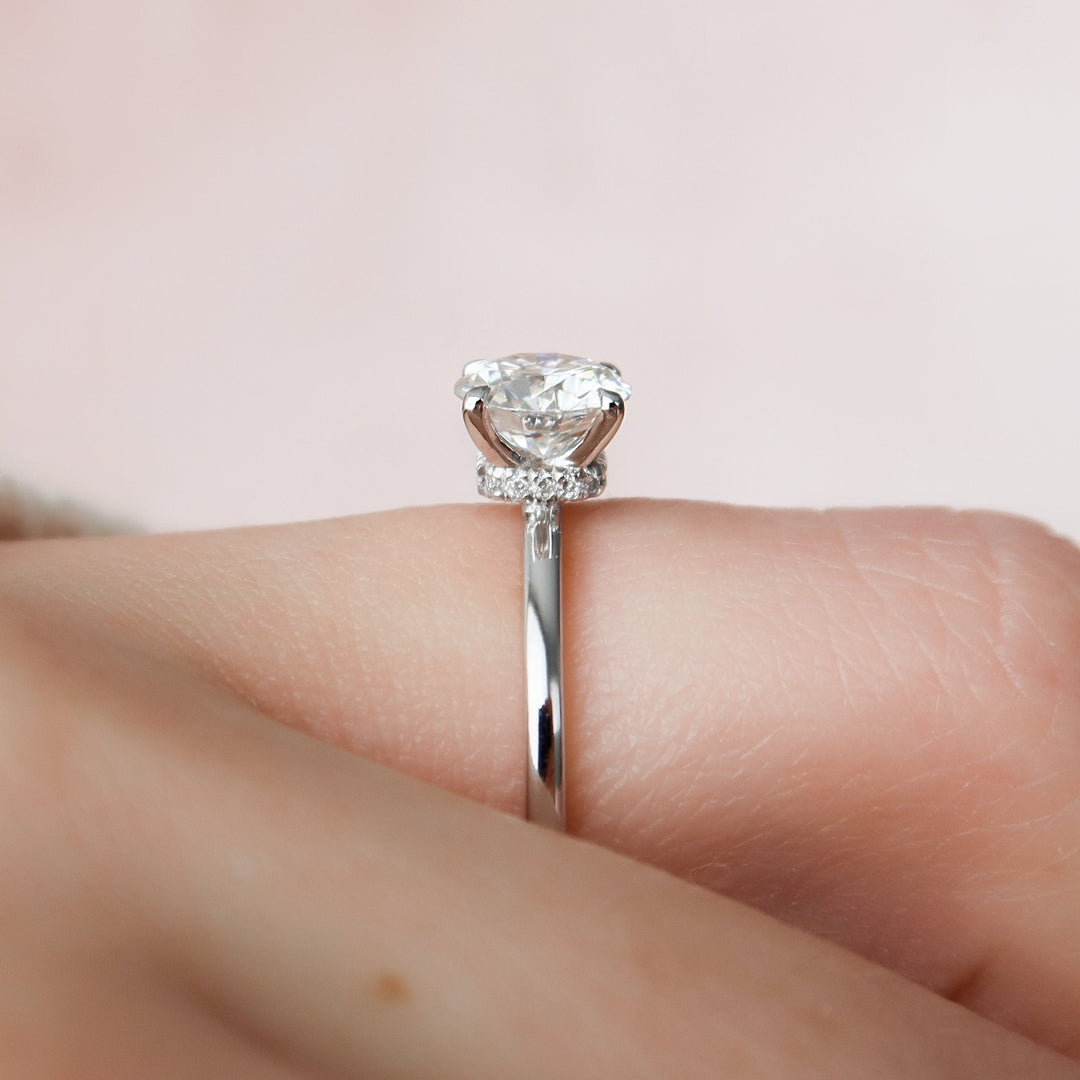 1 CT  Round Cut Moissanite Solitaire Engagement Ring