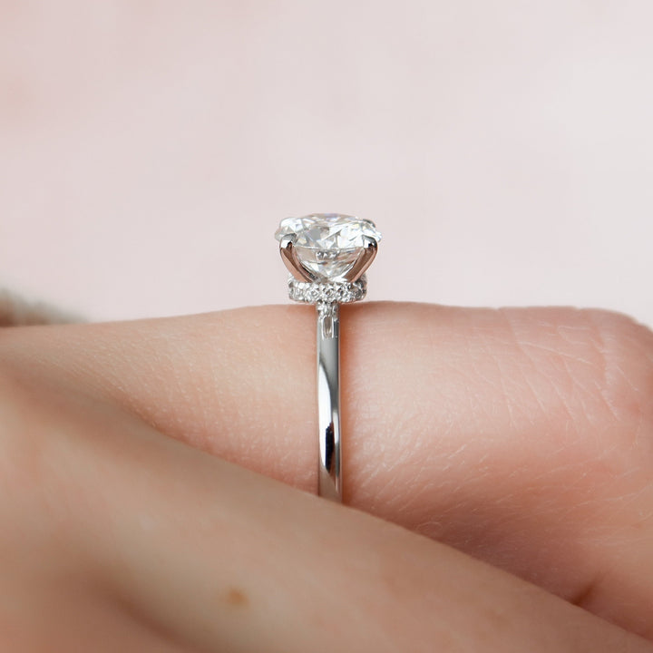 1 CT  Round Cut Moissanite Solitaire Engagement Ring