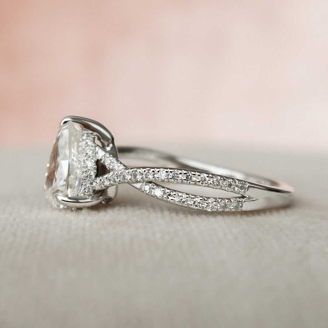 1.0CT Pear Cut Split Shank Moissanite Engagement Ring