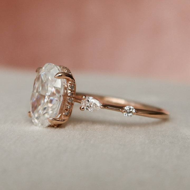 2.0CT Oval Cut Three Stones Moissanite Diamond Engagement Ring