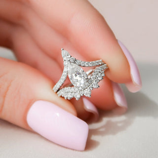 1.0CT Vintage Pear Cut Moissanite Halo Bridal Engagement Ring Set
