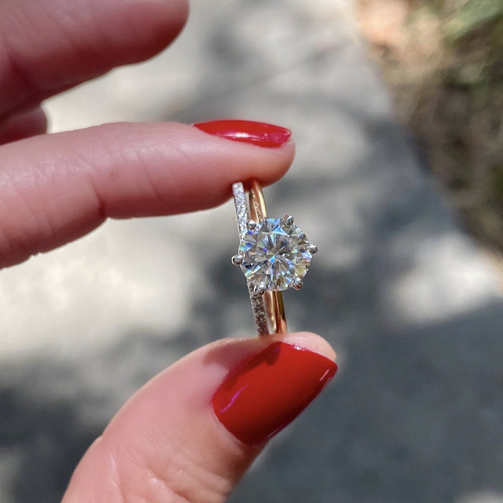 2.0CT Round Brilliant Diamond Solitaire Moissanite Engagement Ring