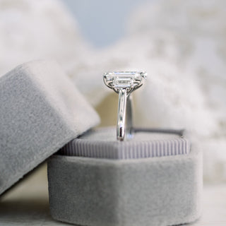 2.0CT Emerald Cut Moissanite Three Stone Diamond Engagement Ring